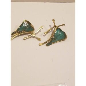 Vintage hammered gold with green earrings‎
